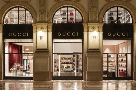 gucci store milano telefono|gucci outlet in milan.